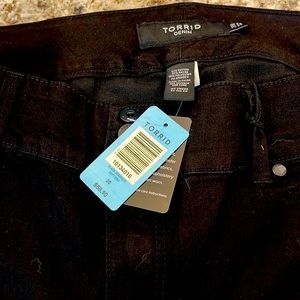 20R Black Torrid jeggings. NWT.